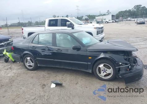 1999 Saab 9-5 z USA, uszkodzony, nr VIN YS3ED48E5X3003737